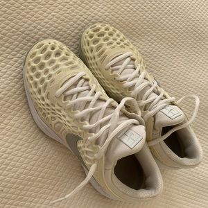Nike cage tennis court shoes, 7.5